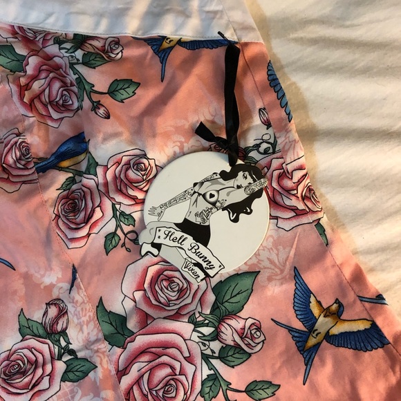 Hell Bunny crop top - Picture 2 of 4